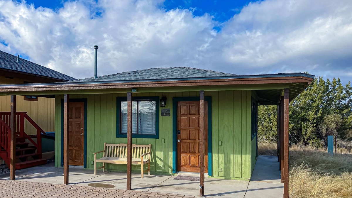 Lake Montezuma Apartment | Casita with mountain views, kitchenette, outdoor seating & free wifi