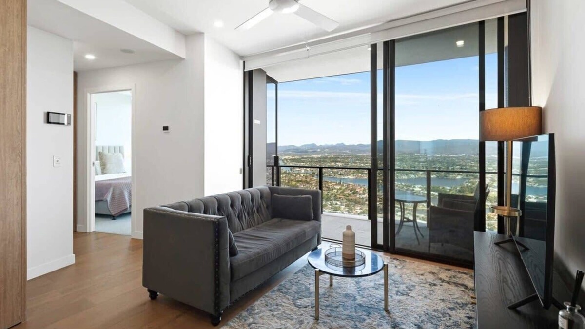 Broadbeach Apartment | CASSA CASINO - Spectacular River & Hinterland Views 1 Bed Apt in Broadbeach!