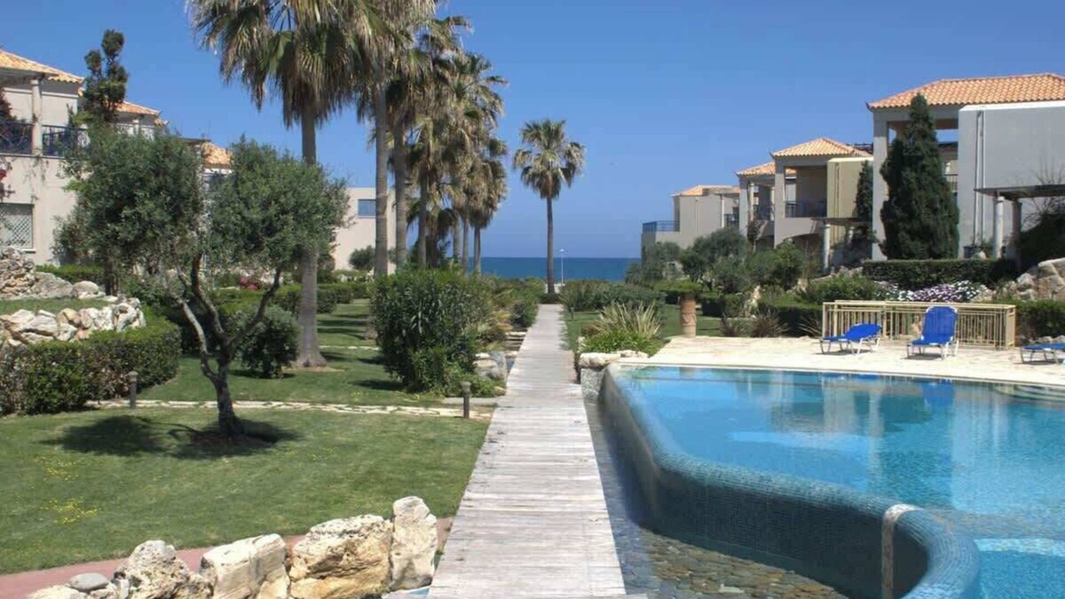 Maleme Apartment | Cassiopeia 2-Beds Lower on Beach w Pool