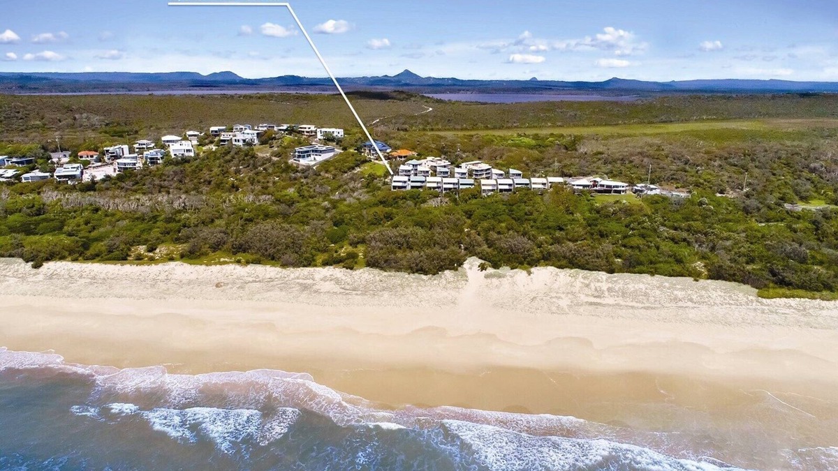 Castaways Beach House | Castaways Beach House, Sunshine Beach and Pet Friendly