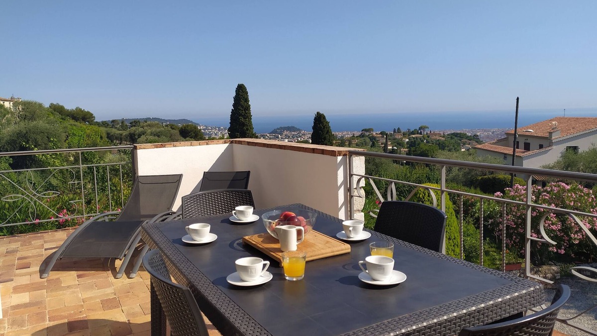 Gairaut House | Castel Henry - Terrace with view and large garden