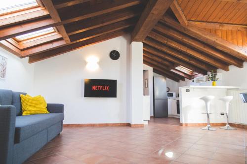 Bressana Bottarone Apartment | Castelletto - Armonia rustica e moderna