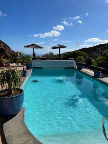 Macher House | Castillo Lanzarote Villa Winni - Luxury Villa - Pet friendly with heated Pool