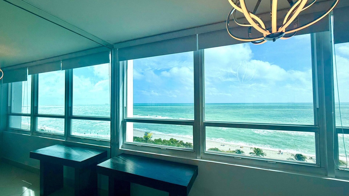 Mid Beach Apartment | Castle 732 Ocean View with pool, beach access, gym, tennis, FREE parking