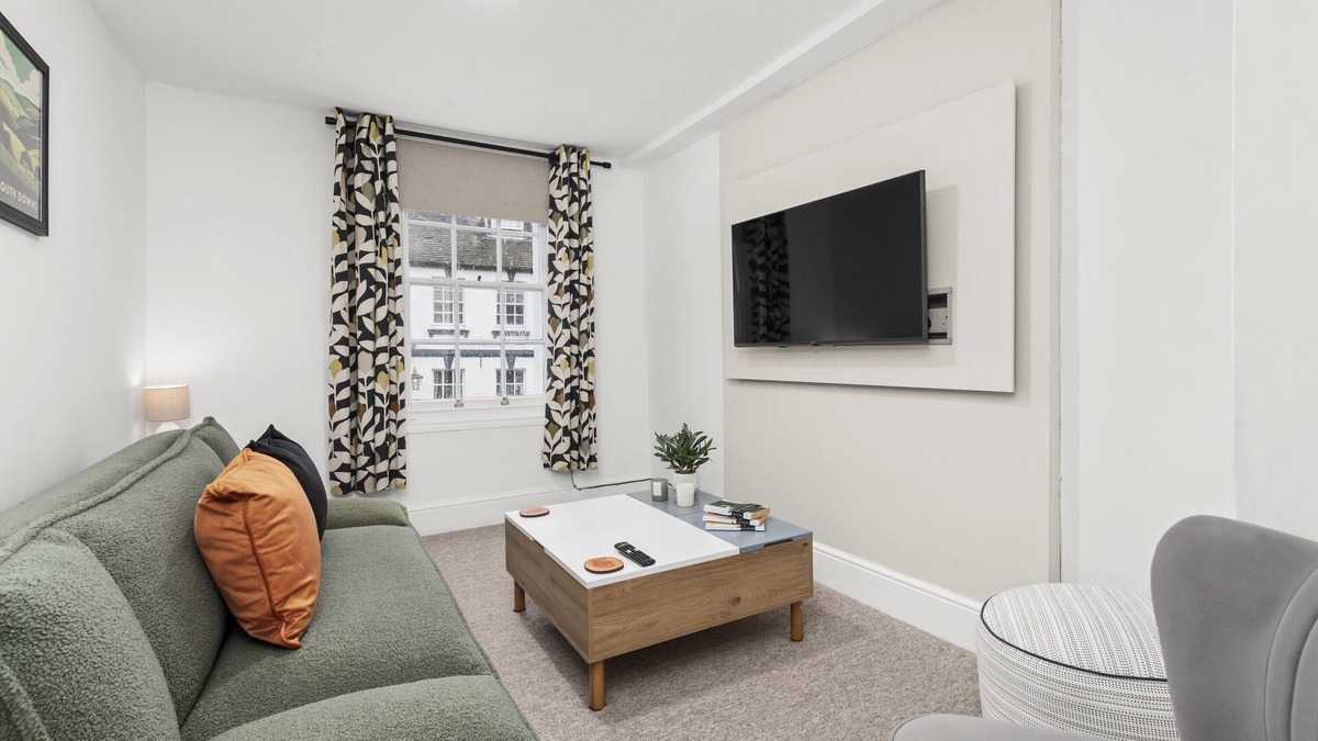 Arundel Apartment | Castle Cottage Arundel | By My Getaways