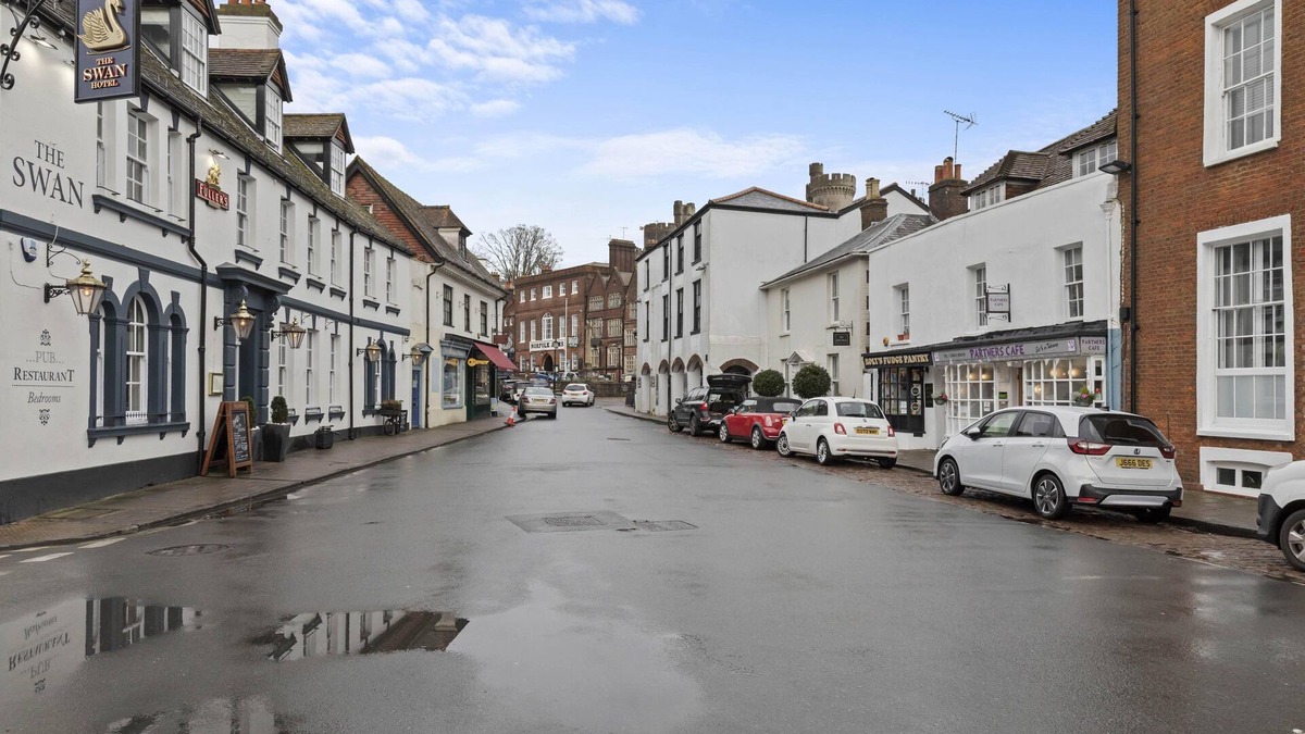 Arundel Apartment | Castle Cottage Arundel | By My Getaways