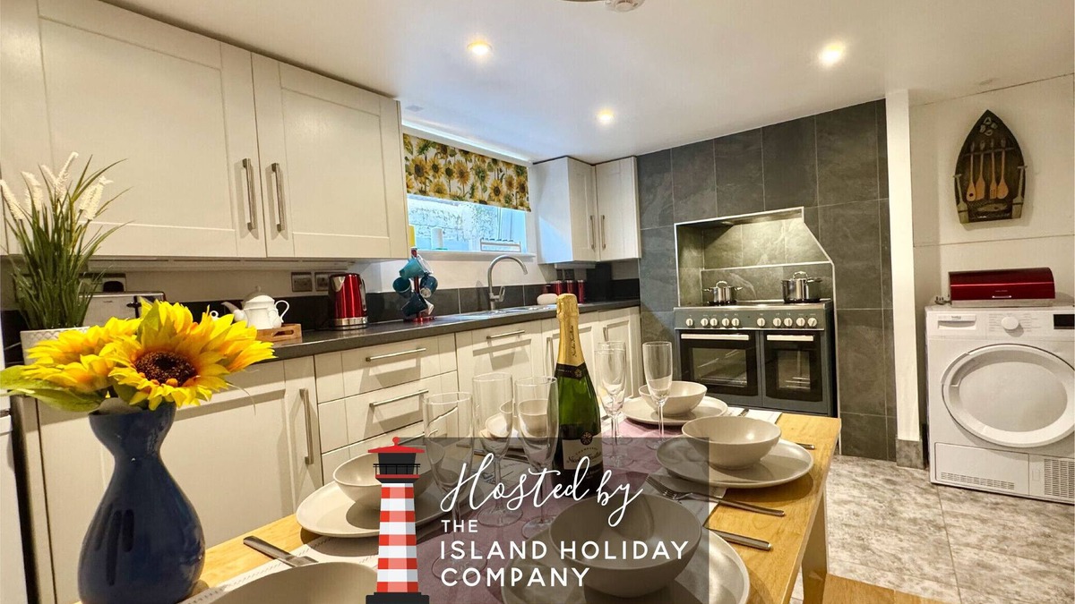 Ryde Ski Chalet | Castle Cottage