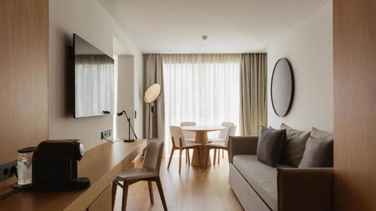Sao Jorge de Arroios Hotel | Castle Glimpses, Magical Light Show & Pool Bliss—Your Lisbon Retreat Awaits