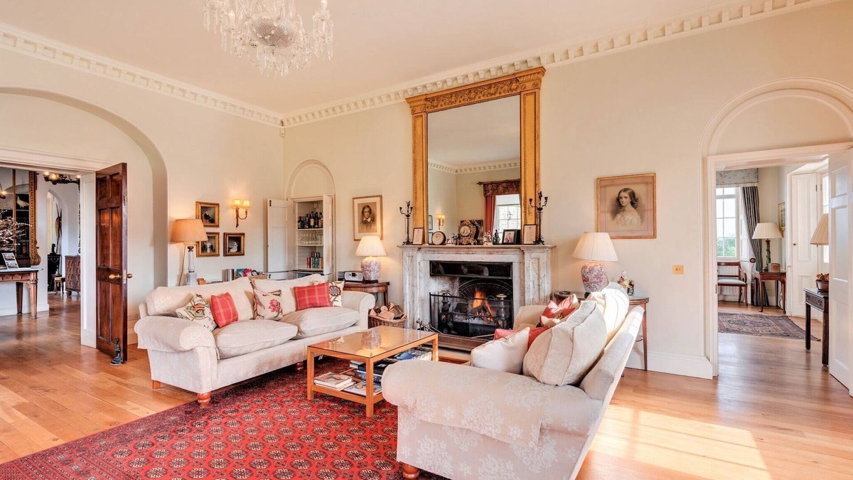 Saltash House | Castle in Tamar with Pool and Gardens