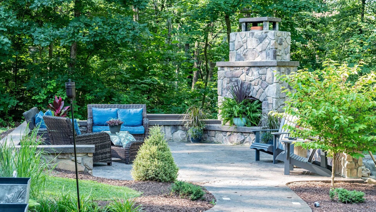 Penn Laird House | Castle on the Hill