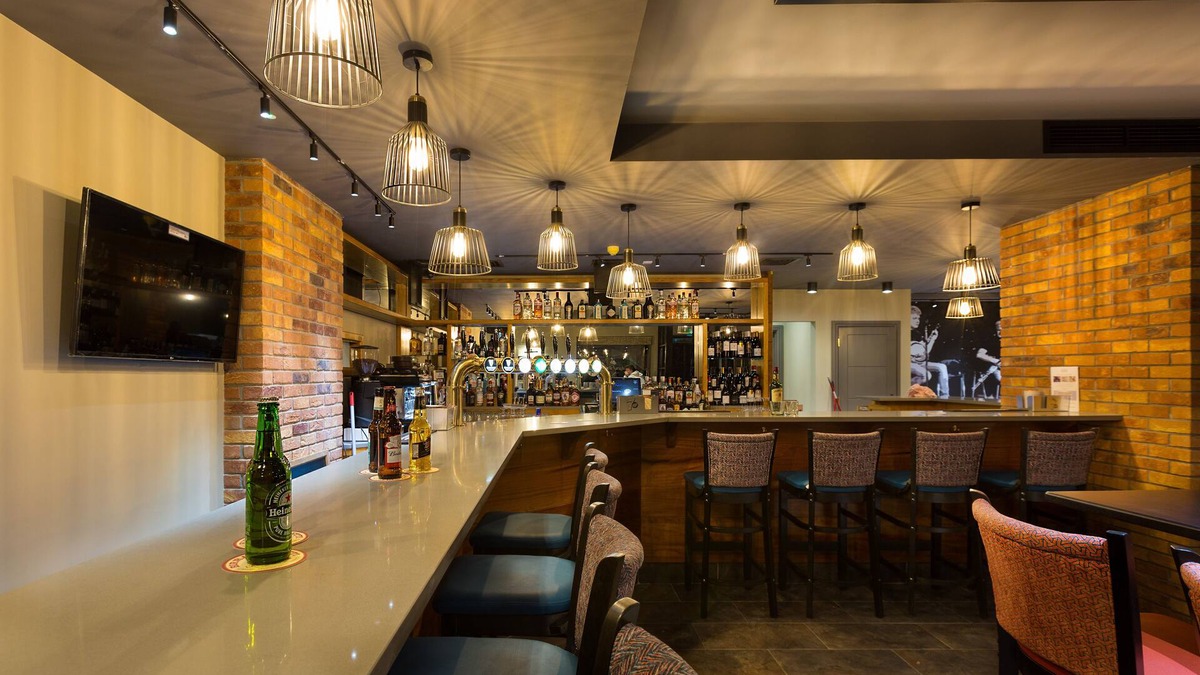 Castlepollard Hotel | Castle Varagh Hotel & Bar