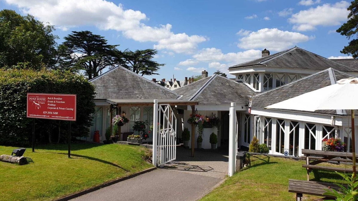 St. Fagans Apartment | Castle View 2 Bed Self Catering Apartment