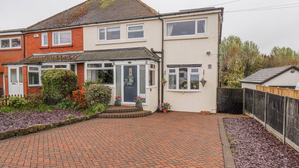 Burniston House | CASTLE VIEW, pet friendly, character holiday cottage in Burniston