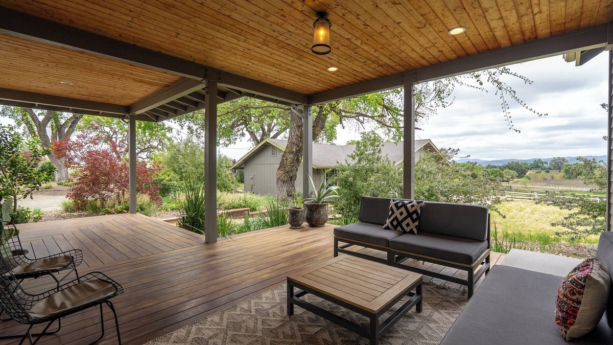 Paso Robles House | Castoro Cellars Hive/Hivette | Wine Stay, Groups 16 + EV