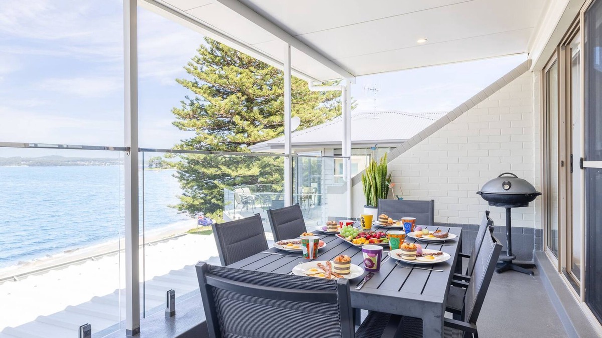 Soldiers Point Apartment | Casuarina's 6, 33 Soldiers Point Rd - stunning waterfront unit