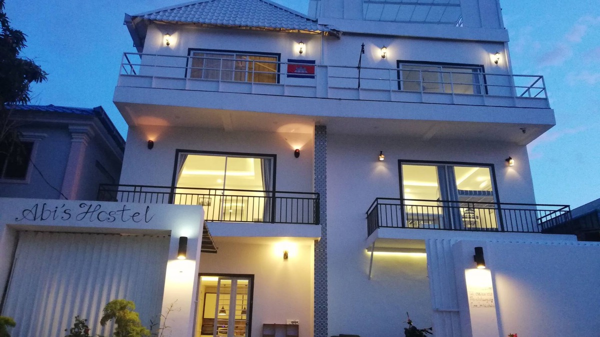 Sangkat Sla Kram House | Cat's Hostel