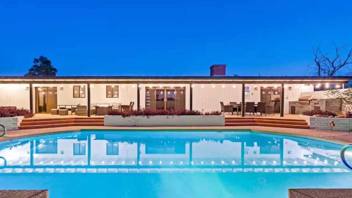 Tucson House | Catalina Foothills, Modern, Heated Pool, Spa, Views, Sleeps 16