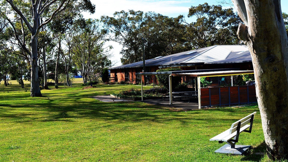 Rathmines Resort | CATALINA LAKEFRONT RETREAT Large group accommodation 2 wings Pelican Kookaburra