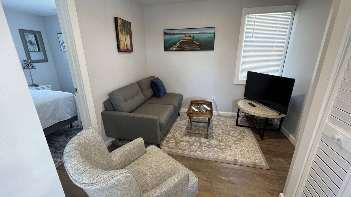North End Apartment | Catch the Sunset at Baysiden