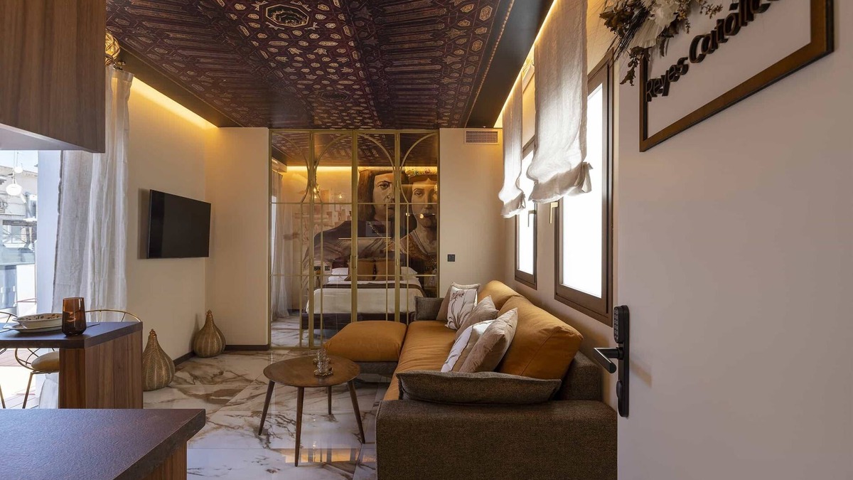 Central District Apartment | Catholic Monarchs | Palatine Concept Suites | Apartment and Luxury in Granada Center
