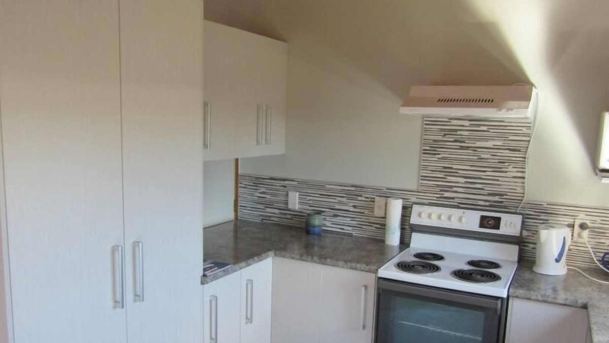 Whangamata Cottage | Caths cottage on Mayfair