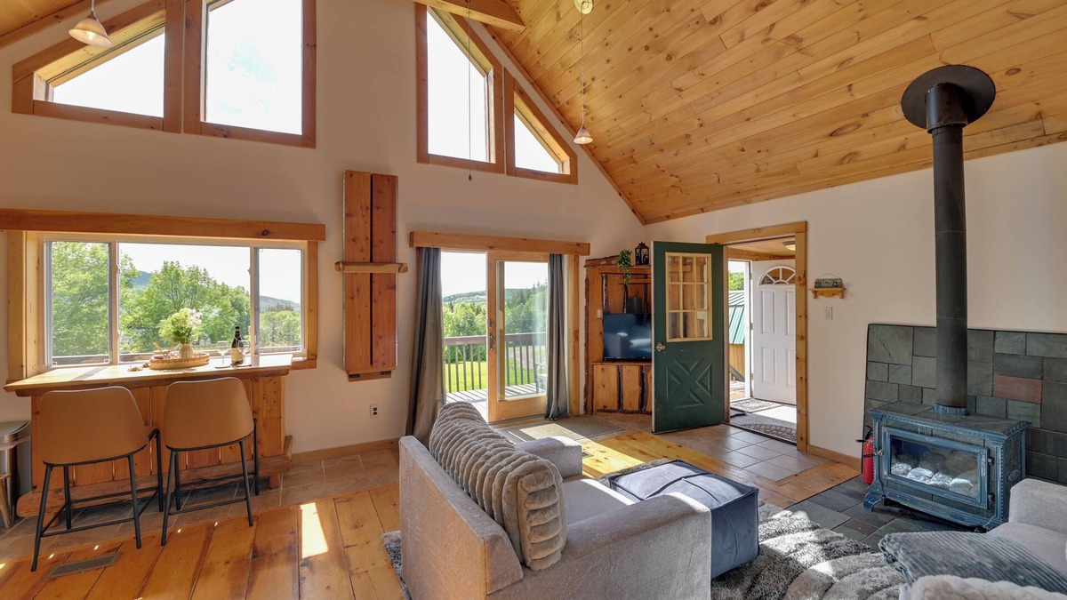 Hobart Cabin | Catskills Cabin Rental w/Hot Tub & Amazing Views!