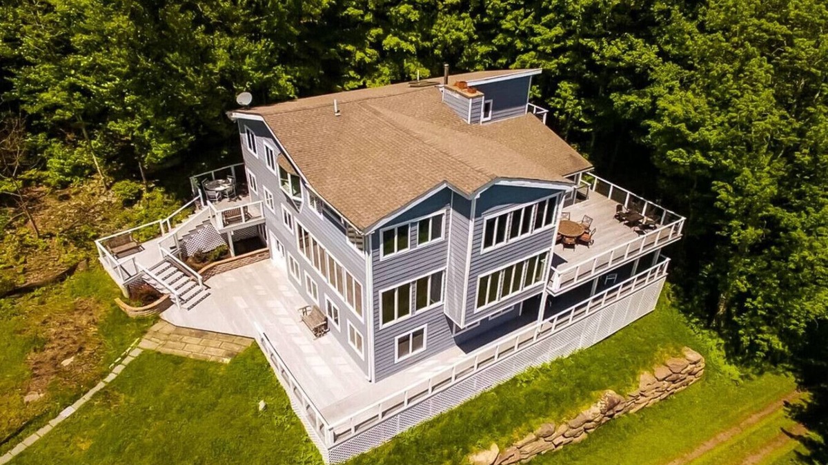 Bovina Center House | Catskills Mountain Retreat – Summer Stay with Scenic Views