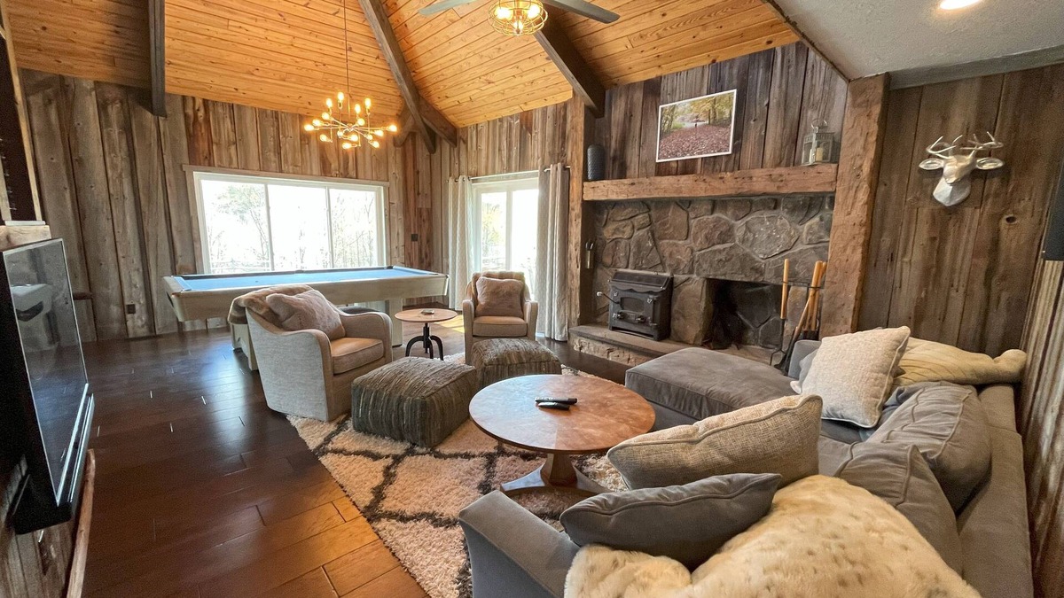 Hunter Cabin | Catskills Updated Cabin from Experienced Hosts - Monthly Availability