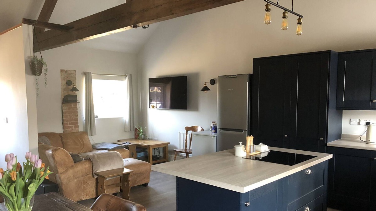 Markham Moor Cottage | Cattlebeam Cottage, 3 bedroom converted barn with 2 bathrooms set in beautiful grounds