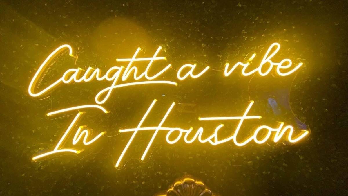 Riverside Terrace House | Caught a Vibe In Houston -Hot Tub (5 min from Downtown)