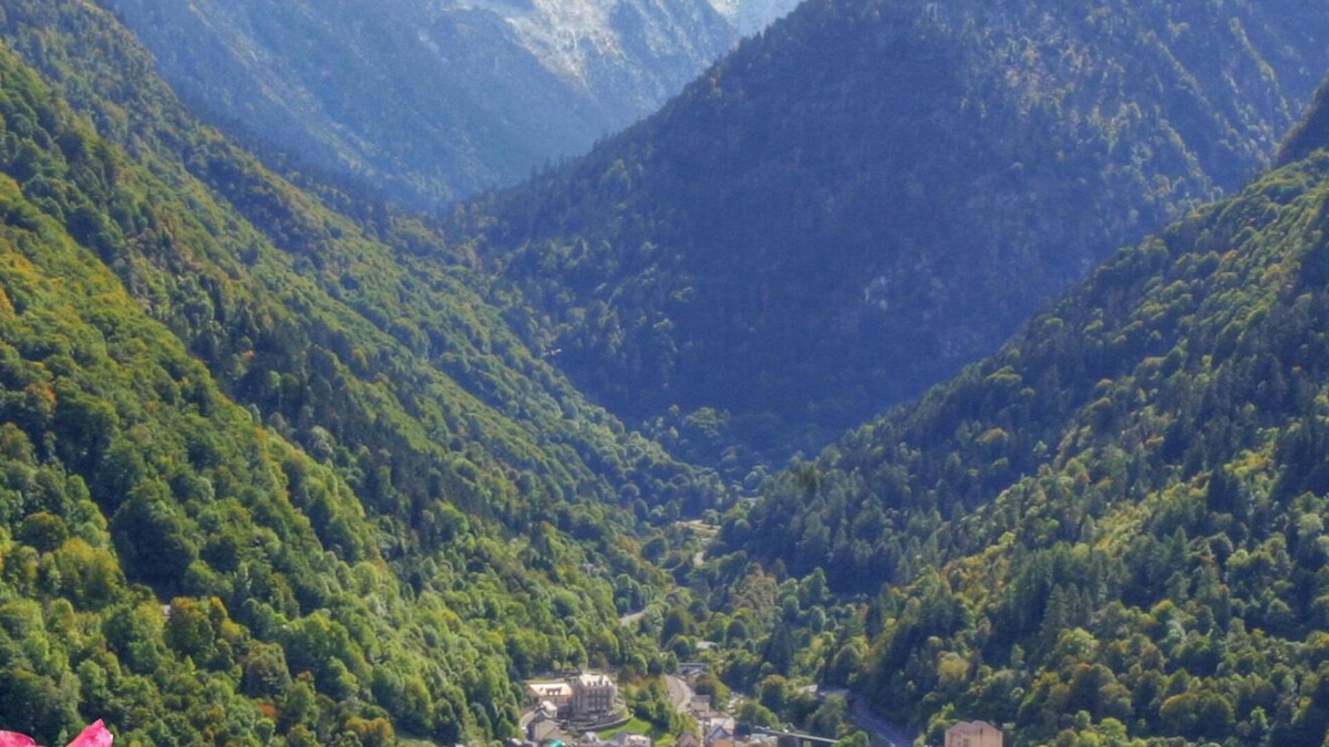 Cauterets Apartment | Cauterets, Les Arroques, 5 mins from the center and the Lys gondola. free WIFI