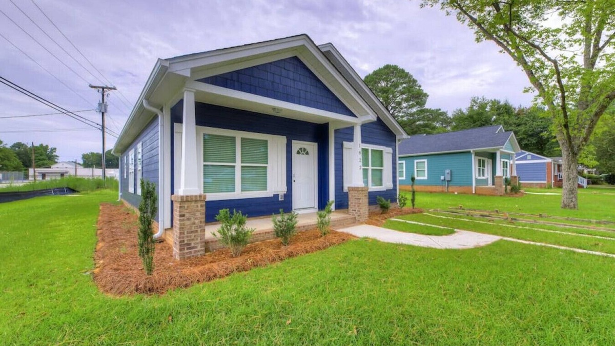 Cayce House | Cayce Sister Houses | Sleeps 14 | Mins to CAE