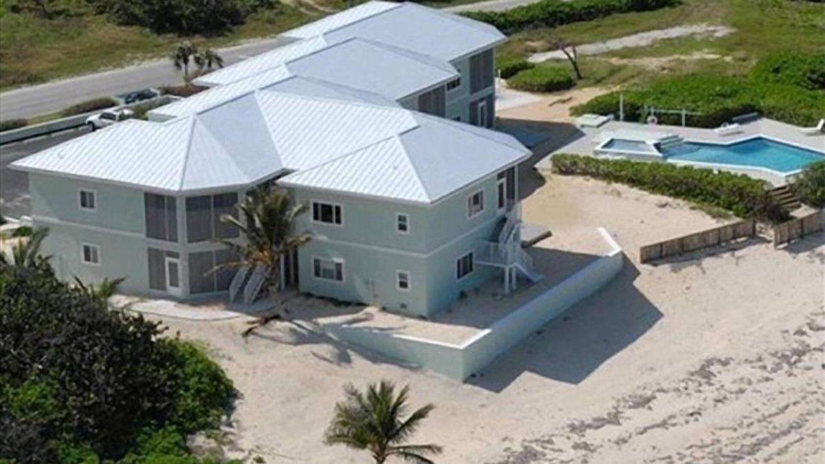 North Side Condo | Cayman Breeze - A Luxury Beachfront Condo located at Rum Point/Cayman Kai