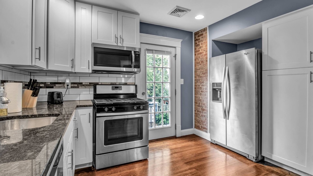 Buffalo Apartment | Cazenovia Park Space