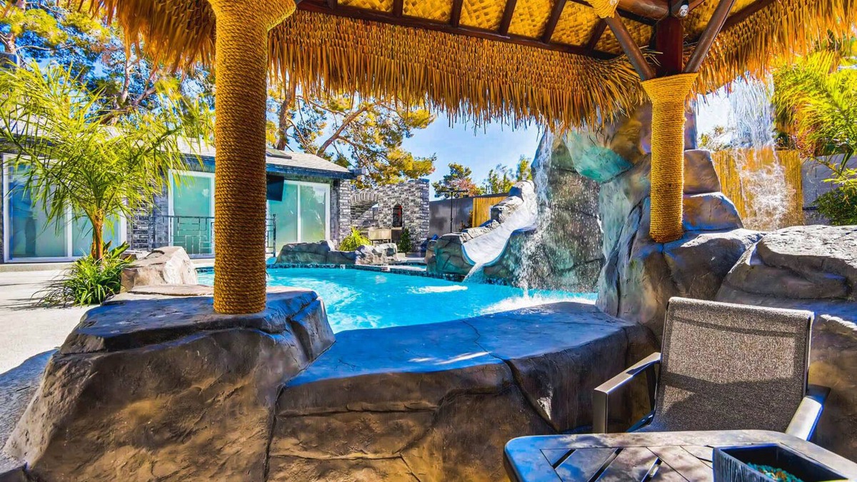 Spring Valley House | CC Upgraded 9BD/8BA Villa Near Vegas Strip-3.6mi