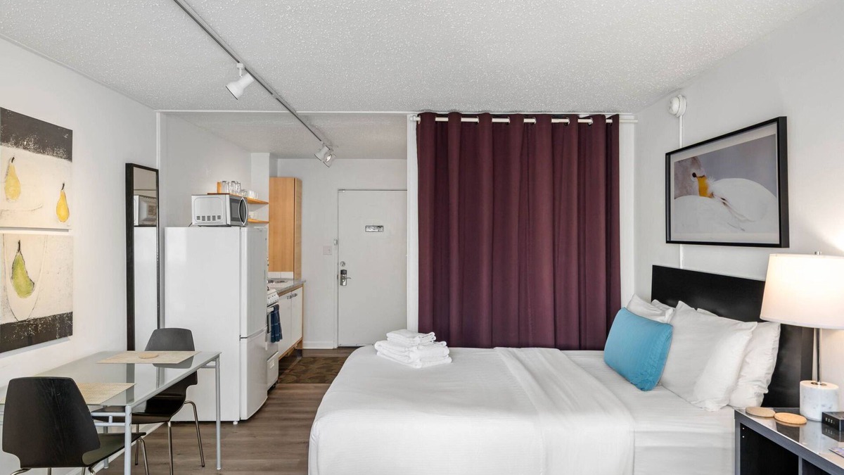 Loring Heights Apartment | (CCK) Modern Studio, Walkable to Midtown, 1 Block from MARTA