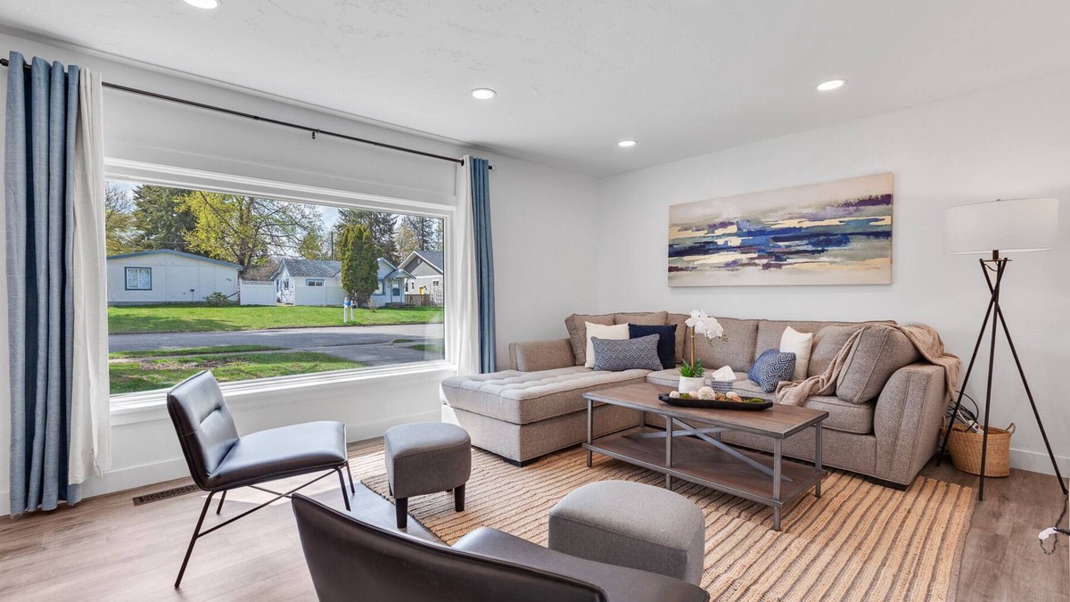 Coeur d'Alene House | CDA ID. Sanders Beach! Best Location! Newly Remodeled Addition! Pet Friendly.
