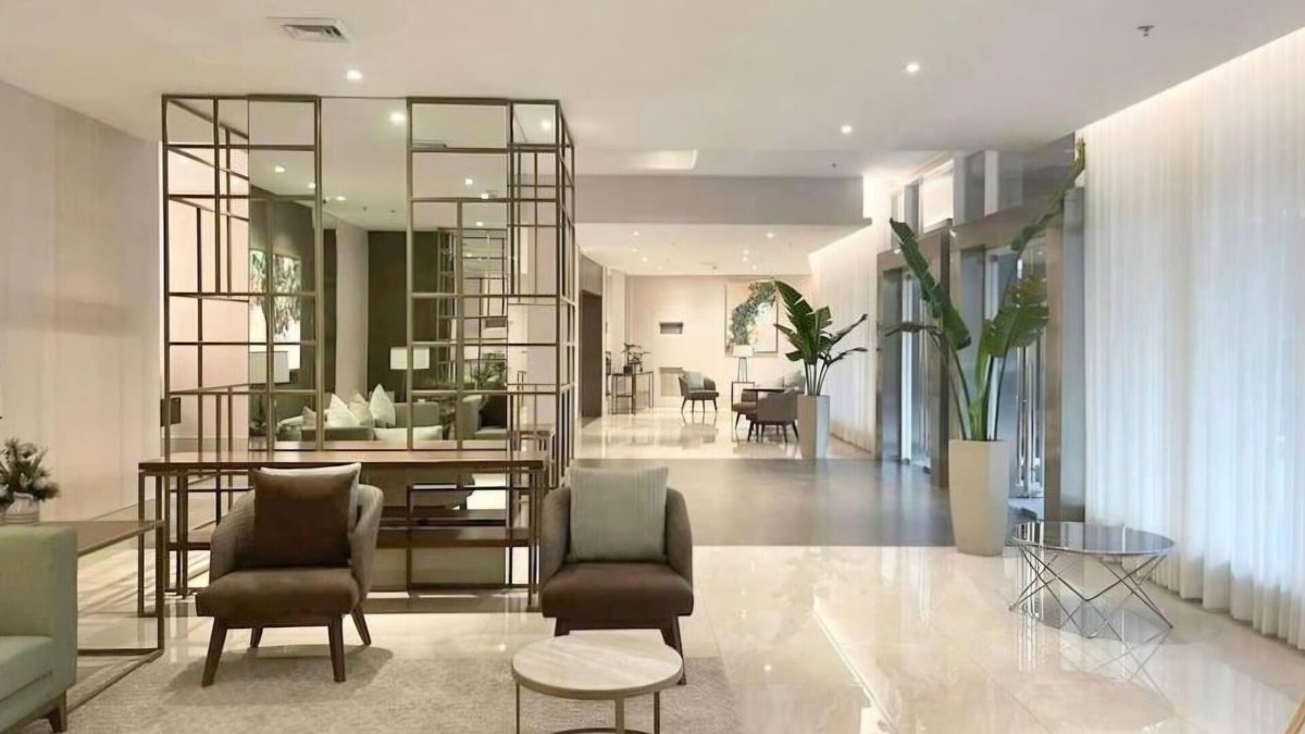 Mabolo Condo | Cebu Spacious One Bedroom Luxury Apartment with Balcony & High-speed Internet