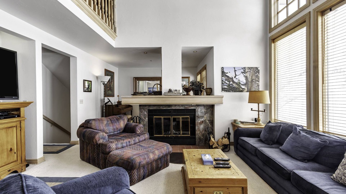 Salt Lake Mountain Resorts House | Cecret Mountain Lodge - ski-in/out to Snowbird