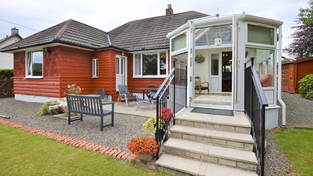 Rashfield Apartment | Cedar Cottage at Rashfield nr Dunoon-sleeps up to 6-Pet Friendly(1 max)