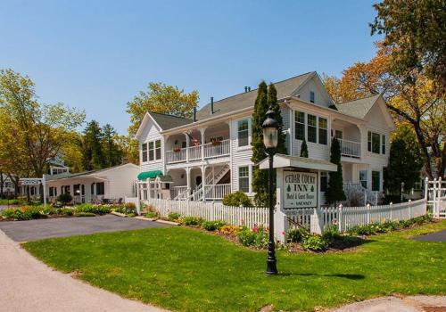 Fish Creek Hotel | Cedar Court Inn