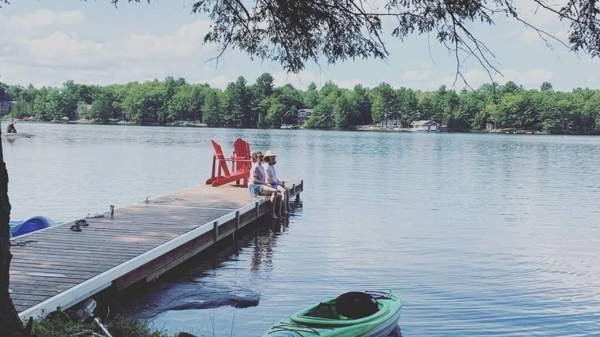 Muskoka Lakes Cottage | Cedar Cove Cottage-Firepit, Dock, Kayak, Renovated