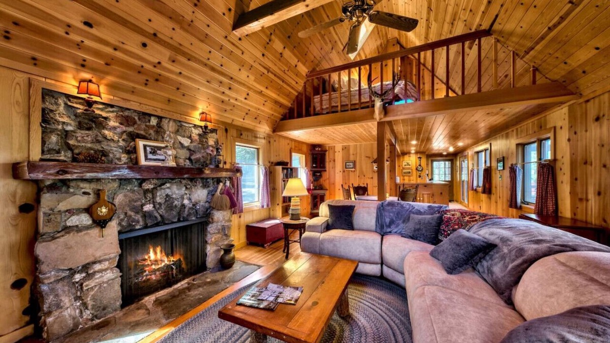 Cedar Flat Cabin | Cedar Flat - Views of the Lake!
