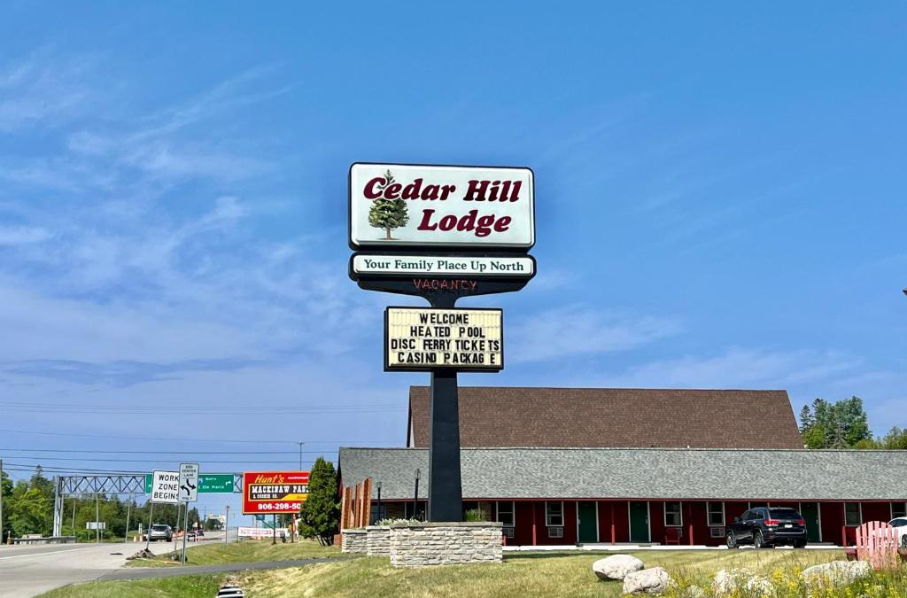 St Ignace Bed & Breakfast | Cedar Hill Lodge