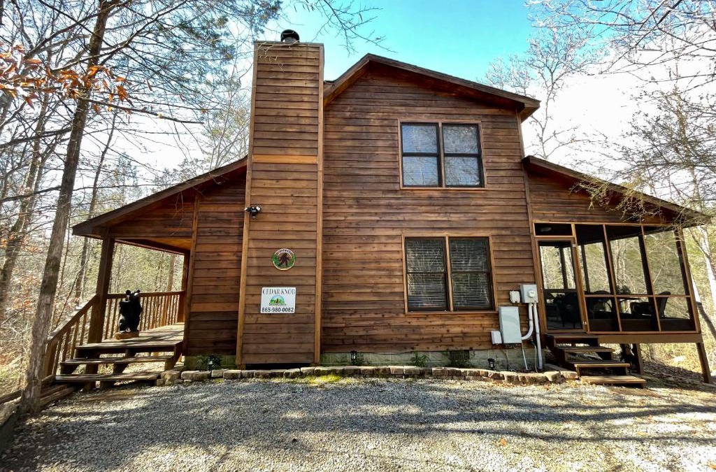 Townsend House | Cedar Knob - Log cabin in Townsend, TN