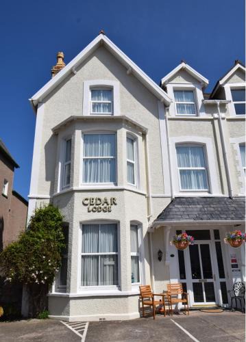 Llandudno Bed & Breakfast | Cedar Lodge