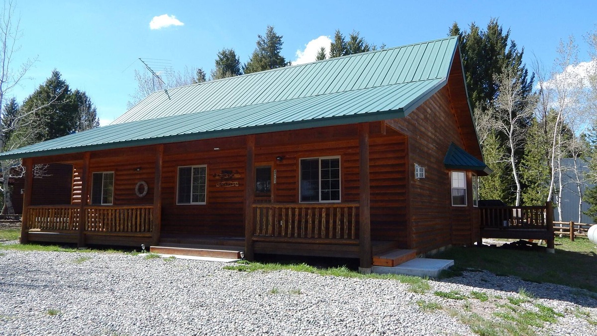 Island Park Cabin | Cedar Rest is a Charming Cabin Just 17 Miles From Gates Of Yellowstone