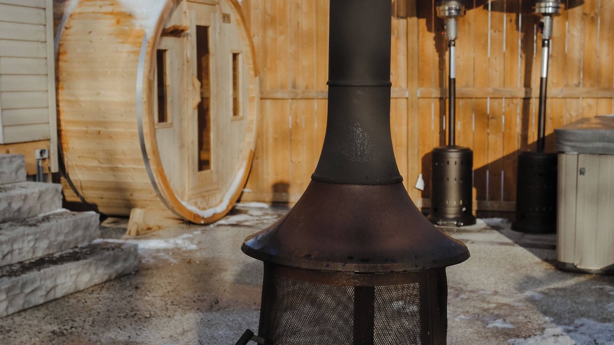 Stratford House | Cedar Spa House - Cedar Barrel Sauna, Hot Tub, Cold Plunge, Massage Chair, Fire