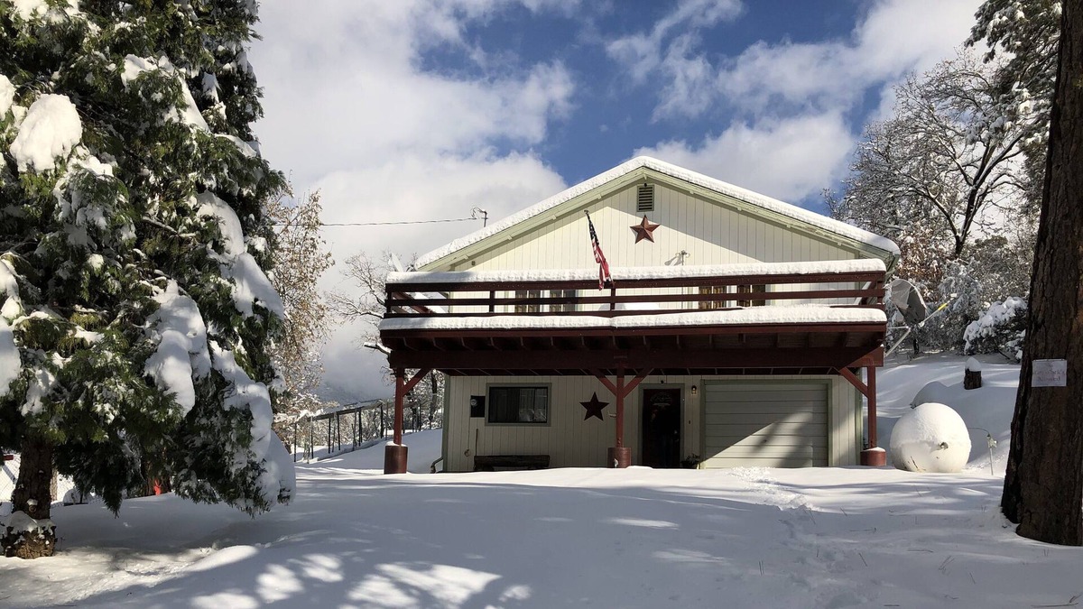 California Hot Springs Cabin | Cedarbrook Trl. BnB