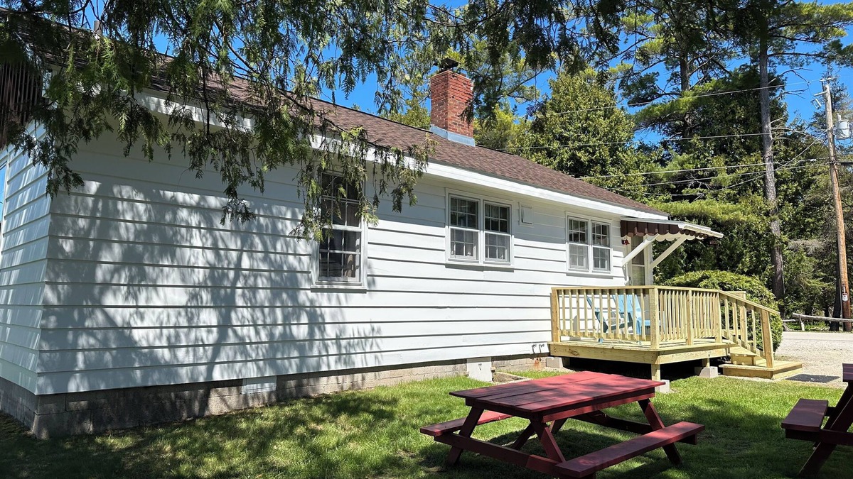 Ephraim Cottage | Cedars and Sandy Beaches